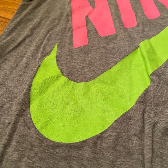 2 Nike Short sleeve t-shirts. Grey is old/worn & black T good/used condition. - Picture 9 of 9